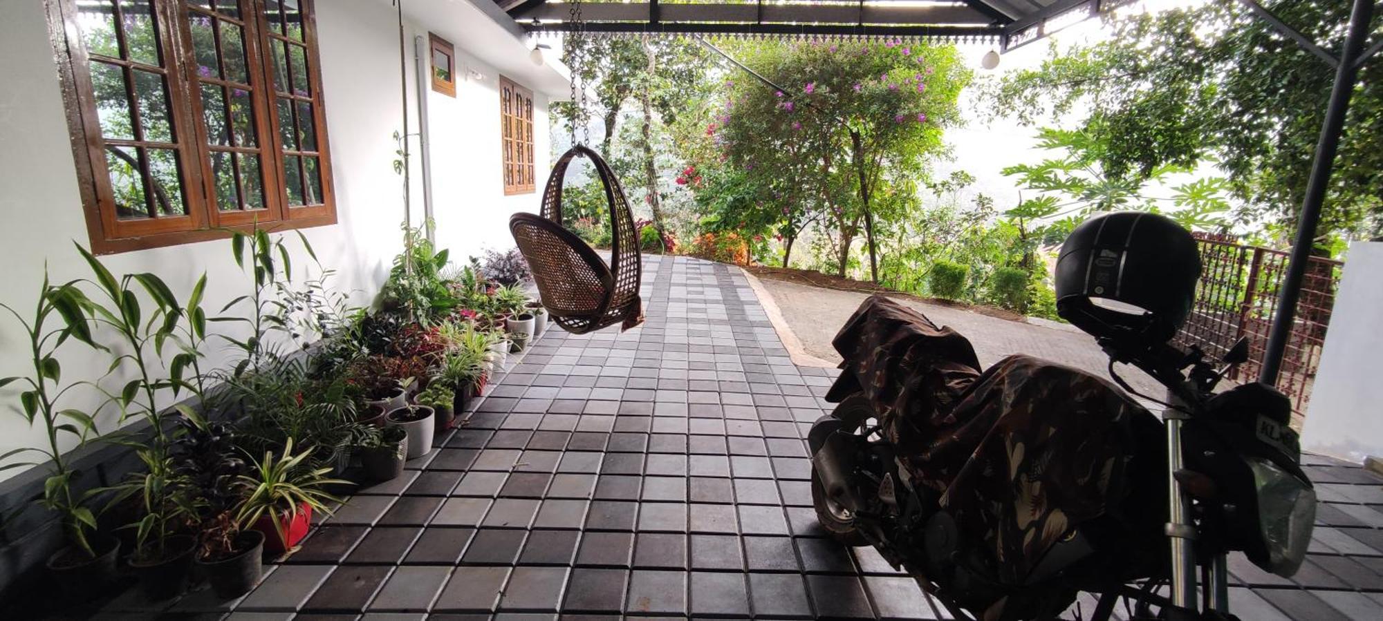 Koonamparayil Home Stay Munnar Anaviratty-Family Only Luaran gambar