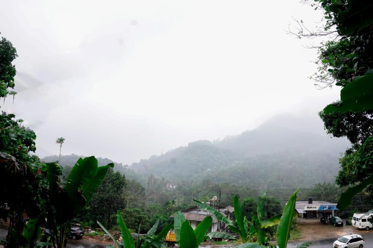 Koonamparayil Home Stay Munnar Anaviratty-Family Only Luaran gambar