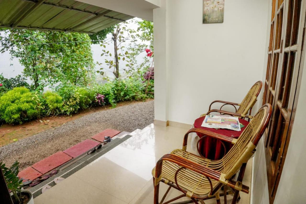 Koonamparayil Home Stay Munnar Anaviratty-Family Only Luaran gambar